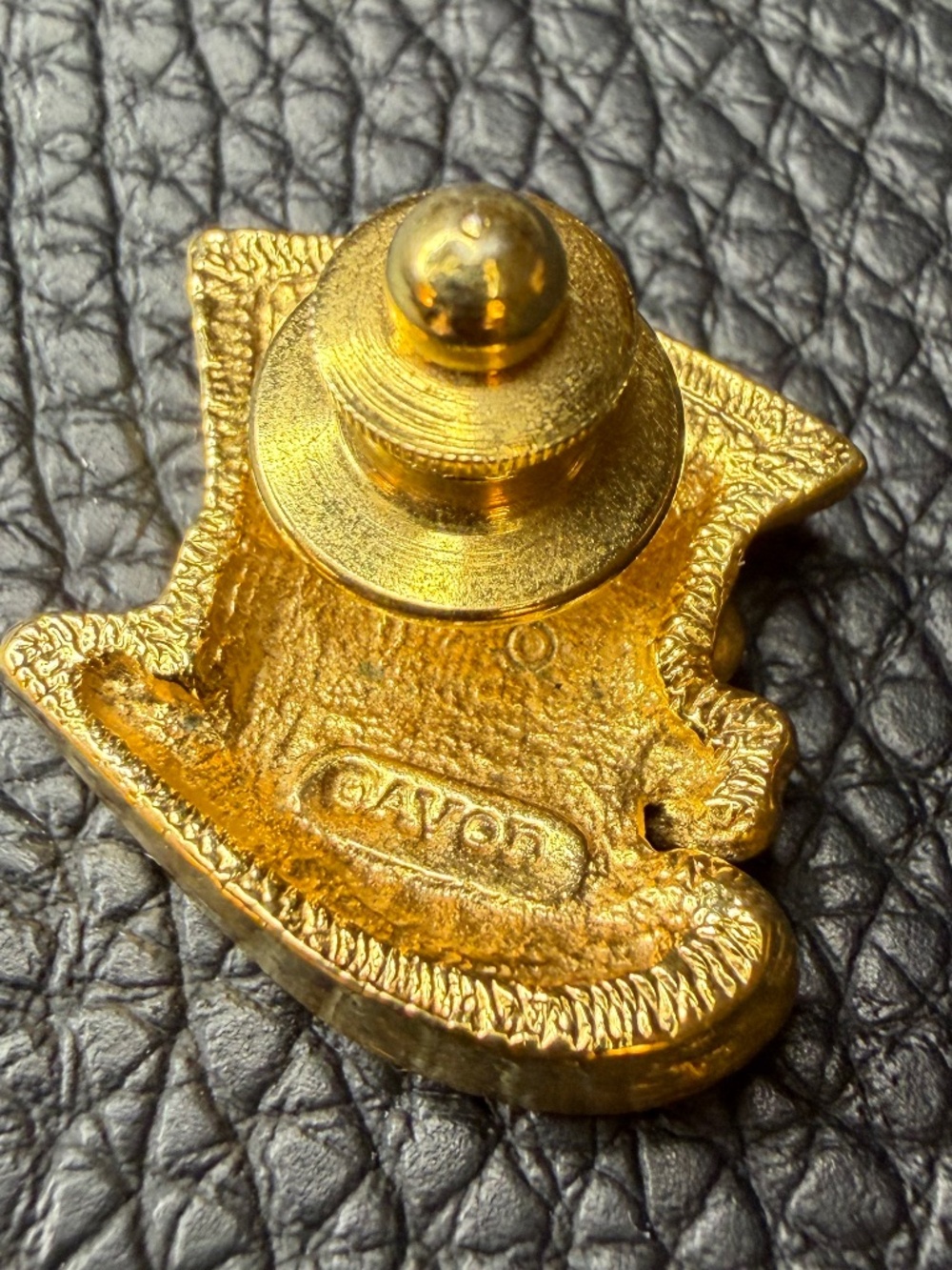 Vintage Avon Gold Tone Leprechaun Hat Pin w/Green Enameled Shamrock & Crystal 1" - Picture 6 of 9